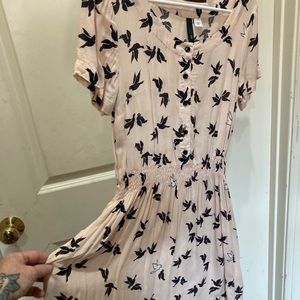 H&M dove print, cream. Size 6